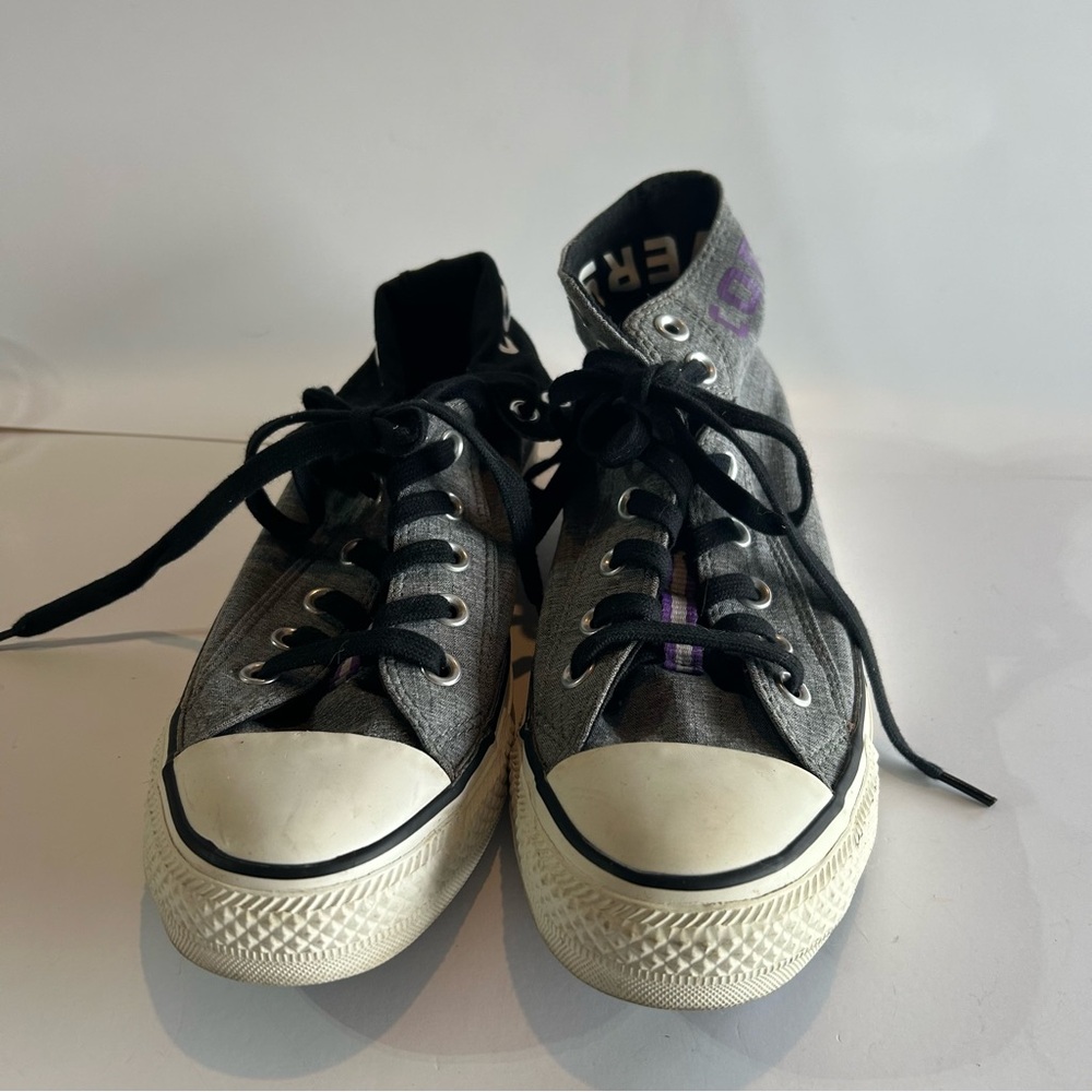 CONVERSE  High Tops Gray and Purple Size 6 Men’s